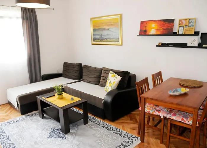 Apartment Tri Vile